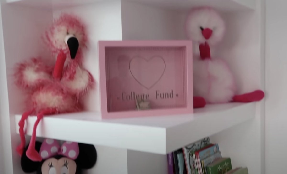 kattenbarge's tweet image. Watching the ACE Family house tour from 2019 and... there's the girls' college fund! Thank god they planned ahead for this foreclosure 🙏