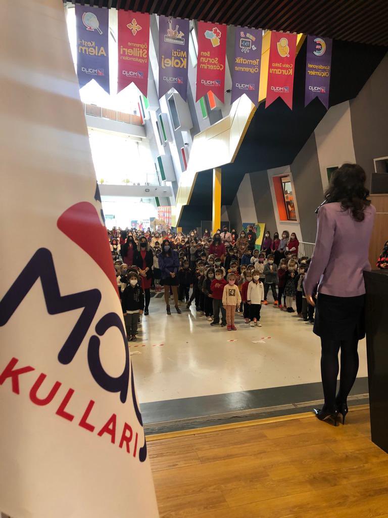 FatmaKusat's tweet photo. MAYAMIZ tam 20 yaşında!
20 yıldır Maya Çatısı altında binlerce çocuk okula başladı, binlerce öğrenci öğrendi, gelişti, dönüştü, büyüdü, başardı, mezun oldu; en önemlisi yolculukları hep mutluluktan başarıya oldu! Geleceği MAYALAMA yolculuğumuzun 20. Yılı kutlu olsun @mayakoleji https://t.co/v5jqfY1NB7