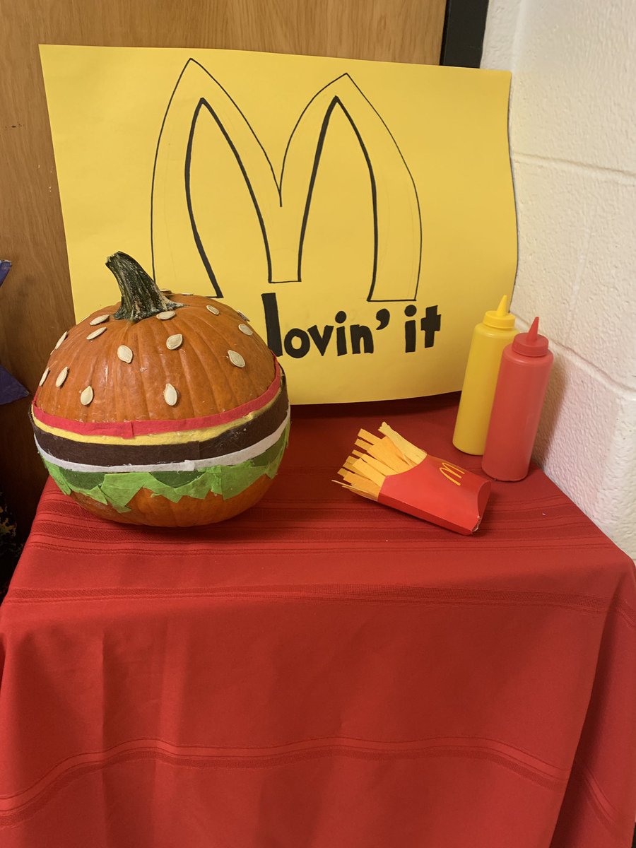MsLoeperSLMS's tweet image. Loving this years Advisory pumpkins… Lady Pufferfish 🐡 and MC Burger 🍔