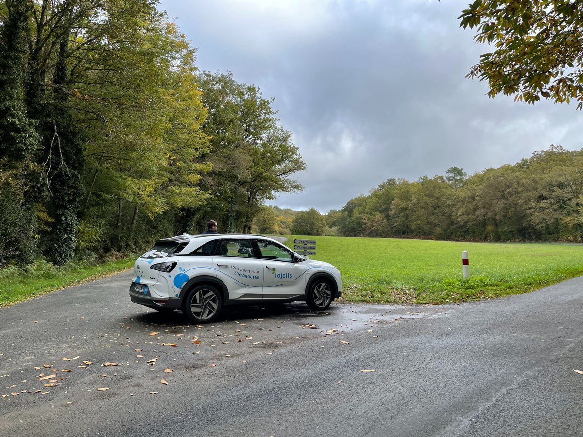 movIAtech tweet media