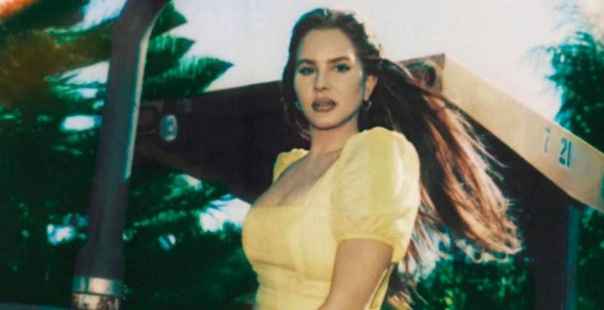 officialcharts's tweet photo. Lana Del Rey is pacing towards her 7th Top 5 album with Blue Banisters, currently at Number 3 on the Official Chart Update: https://t.co/Rg0sTaHKwk https://t.co/xDc9KVZ1CI