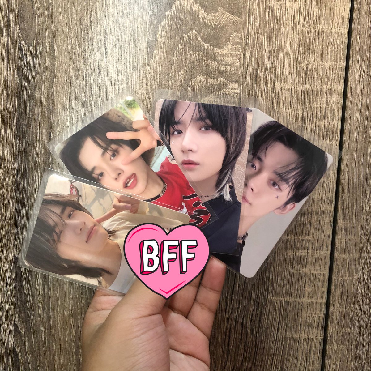 yjkookgyucart's tweet photo. Gyu wink & tusok cheeks, yeonjun blep & beomjun lzd pob haver all thanks to @moallet @minecbg thank you so much yani for offering the album pcs to me & for making sure that i get to bring home beomjun pobs! I was able to bring home my prios smoothly bc of u 🥺💗 #moalletproofs https://t.co/Jo1KOEdVnP