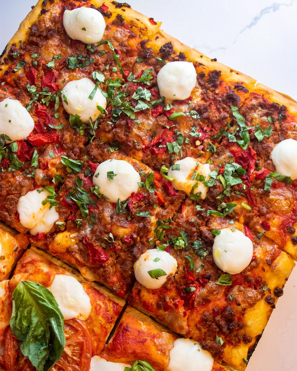 The easiest way to make Monday better: stop by #ProntoByGiada for lunch. 🙌  #FeastTheEmpire <a href="/caesarspalace/">Caesars Palace</a>