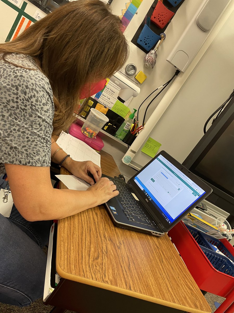 gjrobinson's tweet photo. @SWESPonies Mrs. Mary Downs is learning how to use #MicrosoftForms quizzes for her 2nd graders! We are starting with #PlaceValue and are posting it in @MicrosoftTeams! #OnslowDLT #OCSEngage https://t.co/7boIxj3kbB