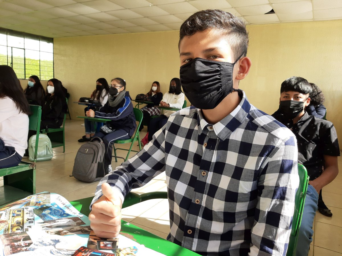 EducacionZ9_Ec's tweet photo. 500 estudiantes, de un total 2890, que pertenecen a la Institución Educativa Gran Colombia, se reencuentran de nuevo en las aulas; asistirán a clases tres veces por semana, mientras que los estudiantes que no retornan se mantendrán en la virtualidad. #EncontrémonosPorLaEducación https://t.co/zX6yOXcAP7