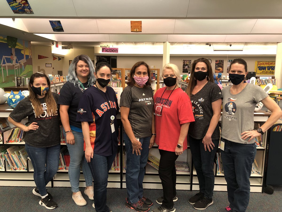 PetroskyLibrary's tweet photo. Petrosky Block team is “teaming up “ against drugs for #RedRibbonWeek2021! @PetroskyPirates @AP_Petrosky @PetroskyTech @Rach_AliefArt @tammydonnell7 @PETROSKYMUSIC80 @PetroskyCounLG https://t.co/B2oKISFZOF