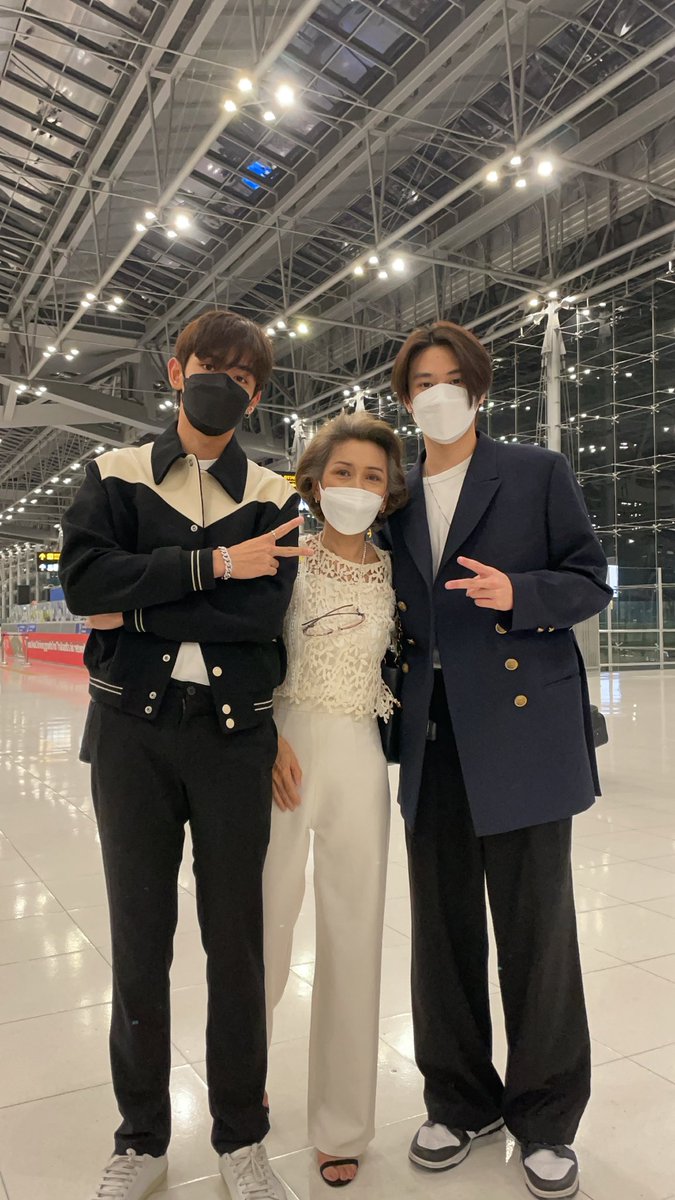 ketsaralimp's tweet image. เดินทางปลอดภัยนะค้าบ เด็กๆ ดูแลตัวเองกันด้วยนะค้าบ ❤️❤️❤️
#SafeFlightTRINITY #thirdlapat #XXSIVK #JackieJackrin #4NOLOGUE