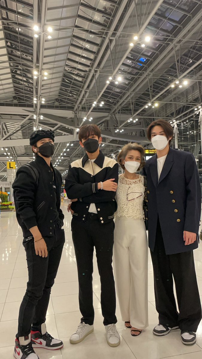 ketsaralimp's tweet image. เดินทางปลอดภัยนะค้าบ เด็กๆ ดูแลตัวเองกันด้วยนะค้าบ ❤️❤️❤️
#SafeFlightTRINITY #thirdlapat #XXSIVK #JackieJackrin #4NOLOGUE