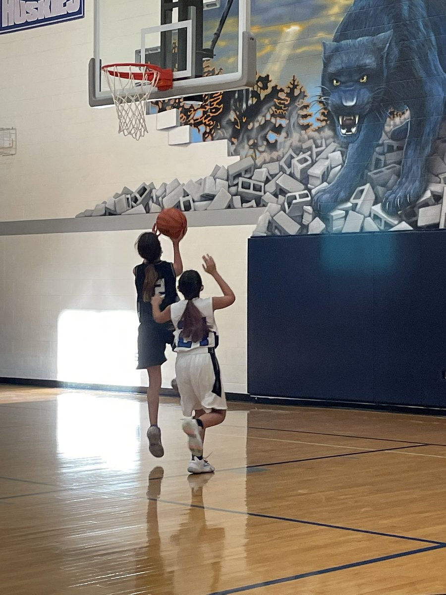 Basketba1Finley's tweet photo. The 6th/7th grade girls had a great second half, securing their fourth victory of the season beating Arbor Park 18-6. Eliana P. led all scorers with 10 points. No time to celebrate, the Vikings have another game tomorrow vs CP! #cridgepride https://t.co/I4pHz0Ag7f