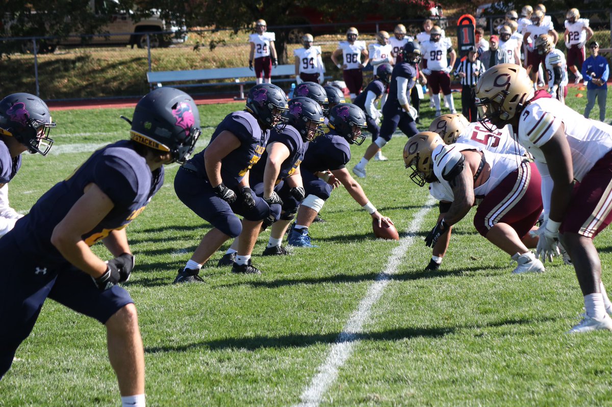 CarletonFB's tweet photo. Photos from our Homecoming W against Concordia. Back to work this week in preparation for Gustavus. #KeepStackin https://t.co/kzZbTIovkL