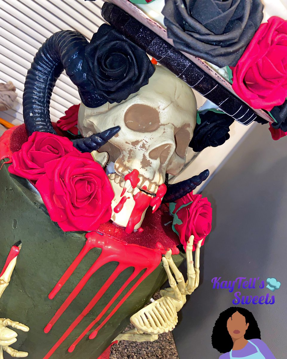 KayTellsSweets's tweet image. This is my new fav cake I’ve ever done 🥺

Located in Baltimore, MD💜✨