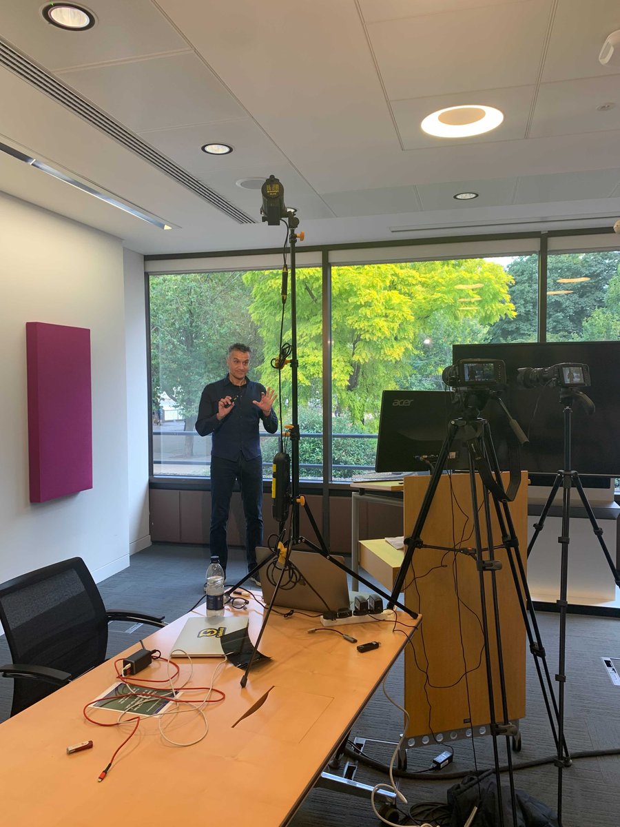 carlhonore's tweet photo. Keynoting in 2021 ....
#speaker #speakerlife #covidspeaking #ibm #prerecord #londonsouthbank #keynote https://t.co/iXJBcHl4Aa