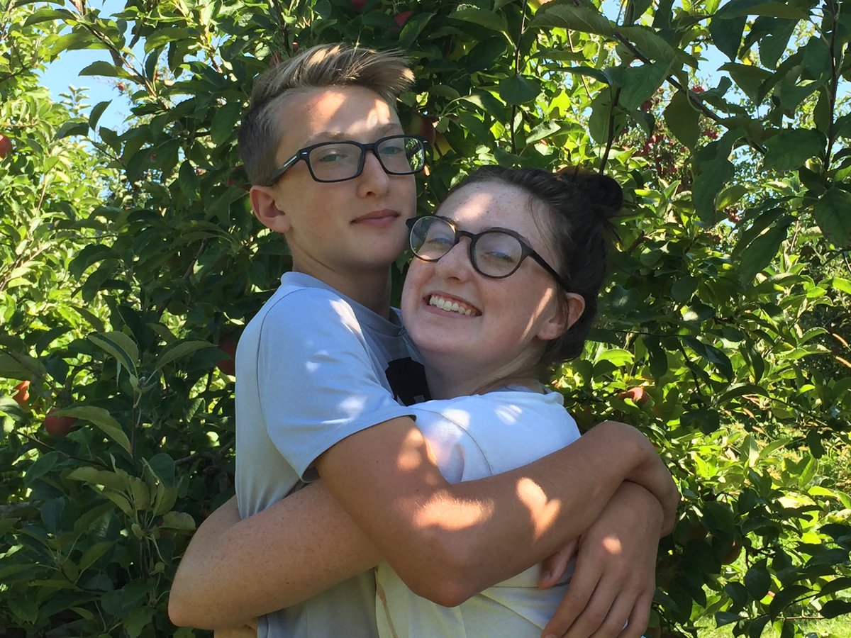 shellzziii's tweet image. i miss him.