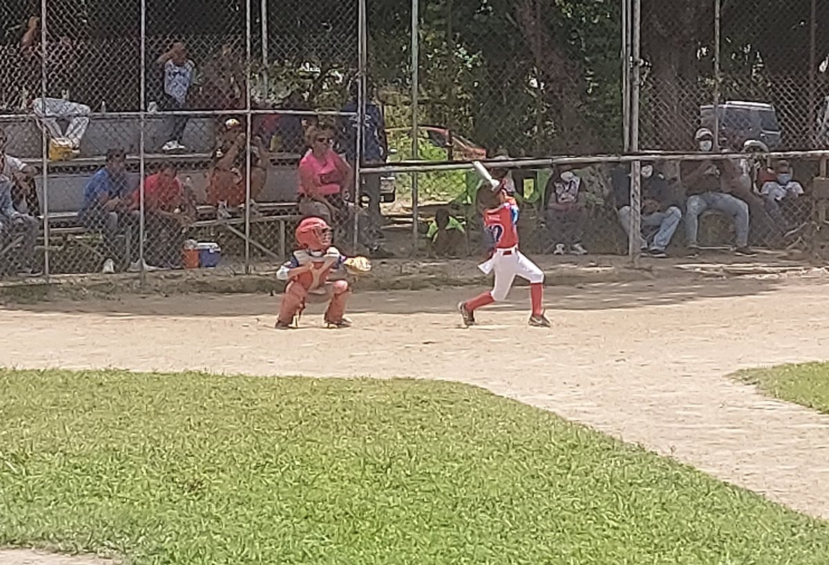 JCAcademyBall's tweet image. #24Octubre | Prospecto .@juancho_perez99 #2028class estuvo entrenado en la #PreSelecciónNacional 🌍  #Team 🇻🇪 Sub10 para representar #Venezuela 
•
#PonyLeagueVenezuela 
#fevebeisbol
•
@WBSC
@FEVEBEISBOL
@AsoAragua
@PONYbbsb
@LittleLeague
@COPABEOFICIAL1

📸 &amp;amp; 📽 @Juanlperezc