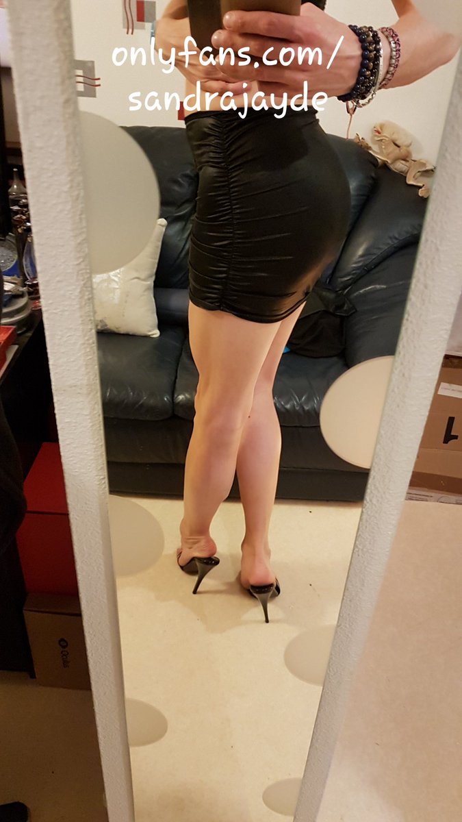 TheSandraJayde's tweet photo. #miniskirt #wetlook #highheels join me to see more https://t.co/Xu2rtbz28E https://t.co/6fusXYVfx0
