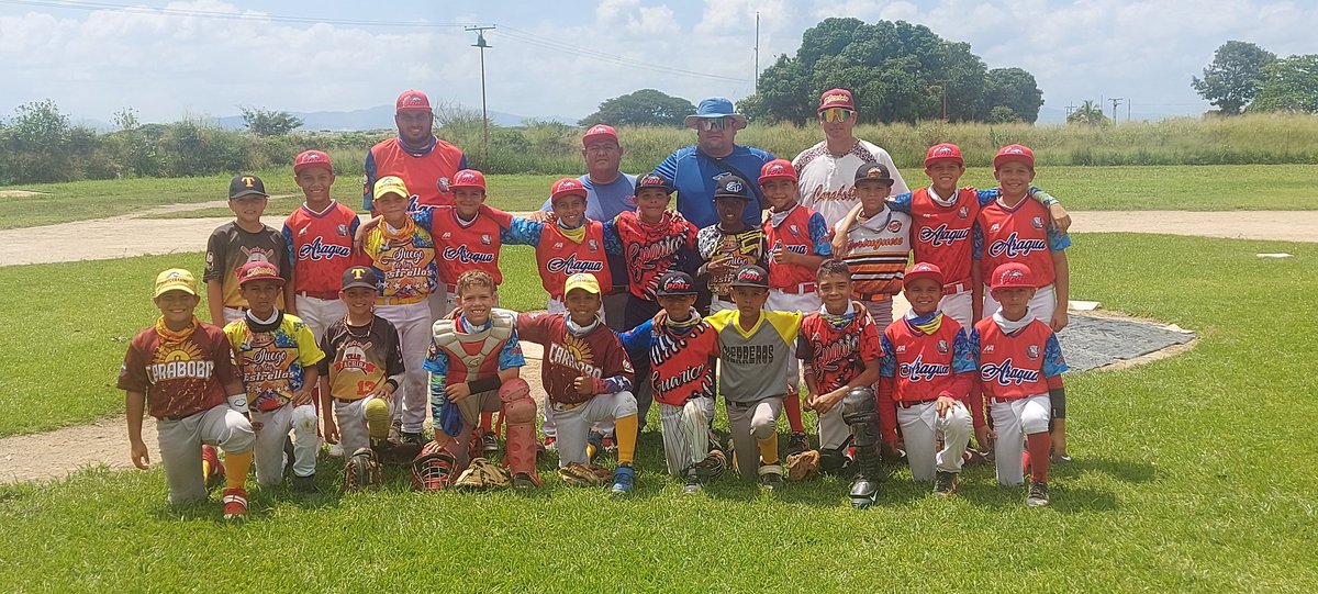 JCAcademyBall's tweet image. #24Octubre | Prospecto .@juancho_perez99 #2028class estuvo entrenado en la #PreSelecciónNacional 🌍  #Team 🇻🇪 Sub10 para representar #Venezuela 
•
#PonyLeagueVenezuela 
#fevebeisbol
•
@WBSC
@FEVEBEISBOL
@AsoAragua
@PONYbbsb
@LittleLeague
@COPABEOFICIAL1

📸 &amp;amp; 📽 @Juanlperezc