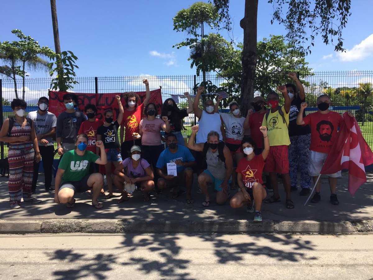 UJCpopular's tweet photo. ✊ Juventude comunista presente em mais um ato pelo Fora Bolsonaro/Mourão, Paulo Guedes e todos os seus aliados ✊ 

PELO PODER POPULAR, 
RUMO AO SOCIALISMO 🔥 https://t.co/kodnfBeXaQ