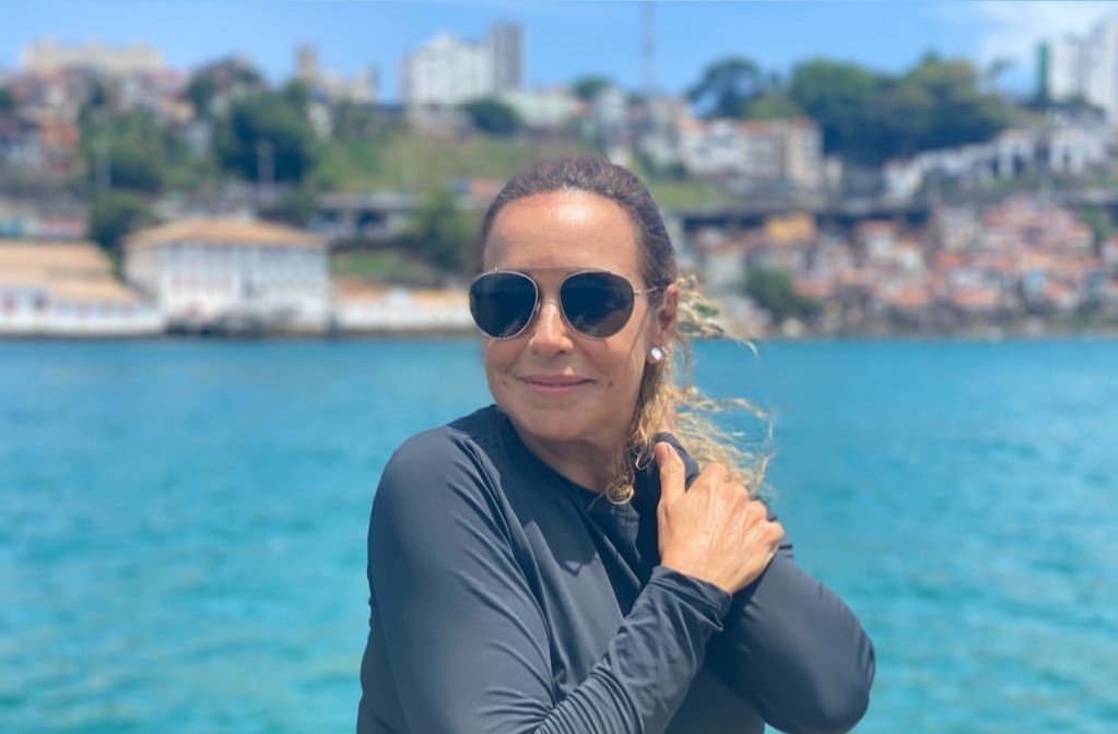 PaulinhoGoetze's tweet photo. "Sou eu, sou eu, sou eu marinheiro
Quem te ensinou a nadar
Só eu, só eu, só eu
Marinheiro só
No balanço do mar..."

"Só No Balanço do Mar" - @danielamercury , 2000.

#DanielaMercury #rainha #rainhadoaxé #sónobalançodomar #Lenine #soldaliberdade

https://t.co/1S4M7zSwFg https://t.co/DNvBvcBL9V