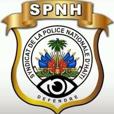 josephlunieOFF's tweet photo. A travers une ordonnance, le doyen du TPI de la capitale, Me Bernard St Vil a annulé les mandats émis à l’encontre des policiers du #SPNH-17, à tweeté ce lundi Me @ArnelREMY2. Il a par ailleurs souligné la levée des interdictions de départ à leur encontre. https://t.co/LeV4ghrIlk