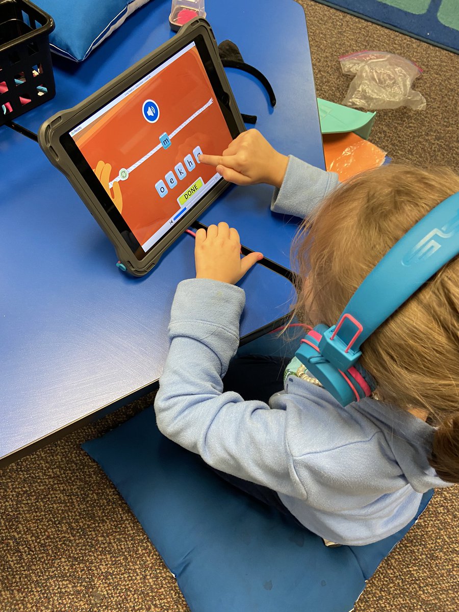 Elwood Haynes STEM (@elwood_stem) on Twitter photo Small groups in Ms. Hahnโs 1st grade during reading instruction! ๐ฌ๐พ <a href="/HahnTeaching1st/">Tina_TeachingTech</a> Small groups in Ms. Hahnโs 1st grade during reading instruction! ๐ฌ๐พ <a href="/HahnTeaching1st/">Tina_TeachingTech</a>