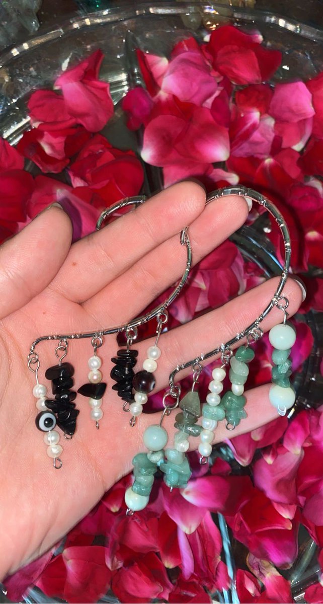 AestheticAhn's tweet photo. @yeuki @EpicallySam Hello!! I have earrings &amp; jewelry on my shop 🖤 I also do custom earrings! My Etsy is https://t.co/8ToYqvWkL3 and I also can do an order off of Etsy if you’d like! https://t.co/Zw1oPzOWnk