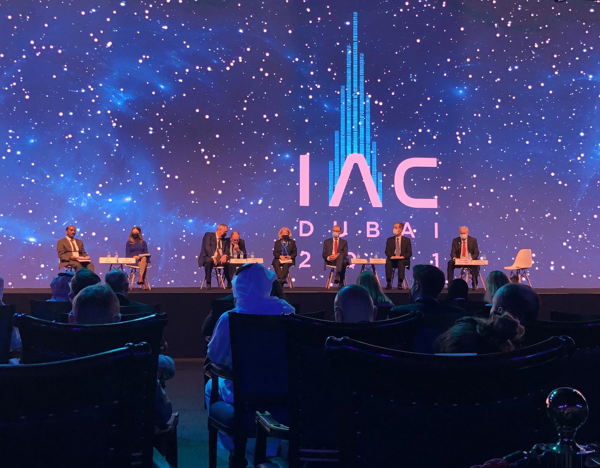 Thank you so much @lisacampbellasc @csa_asc for sharing your insights on Canada’s recent accomplishments in #space & what lies ahead 🤩🇨🇦

So humbling to hear from you along with the other heads of agencies at the #IAC2021 opening panel! 🛰