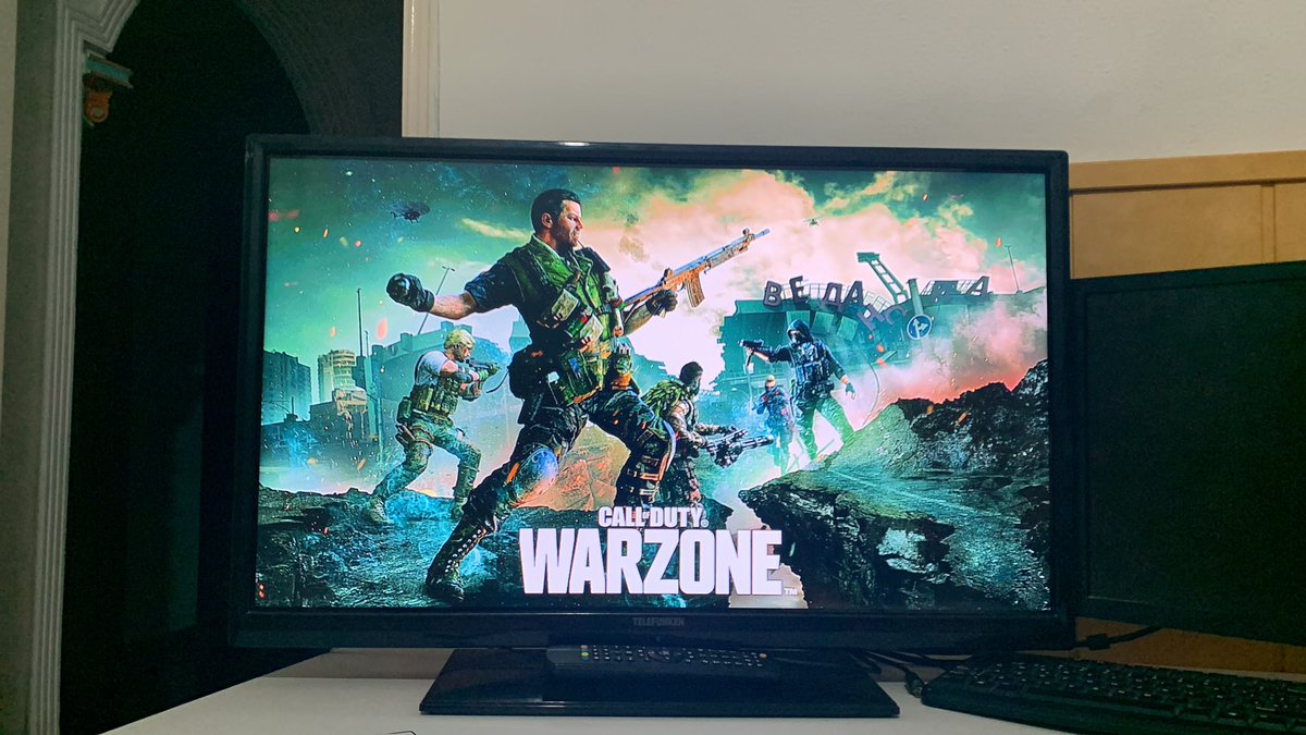 Alguien sabe por que no me abre el warzone ?