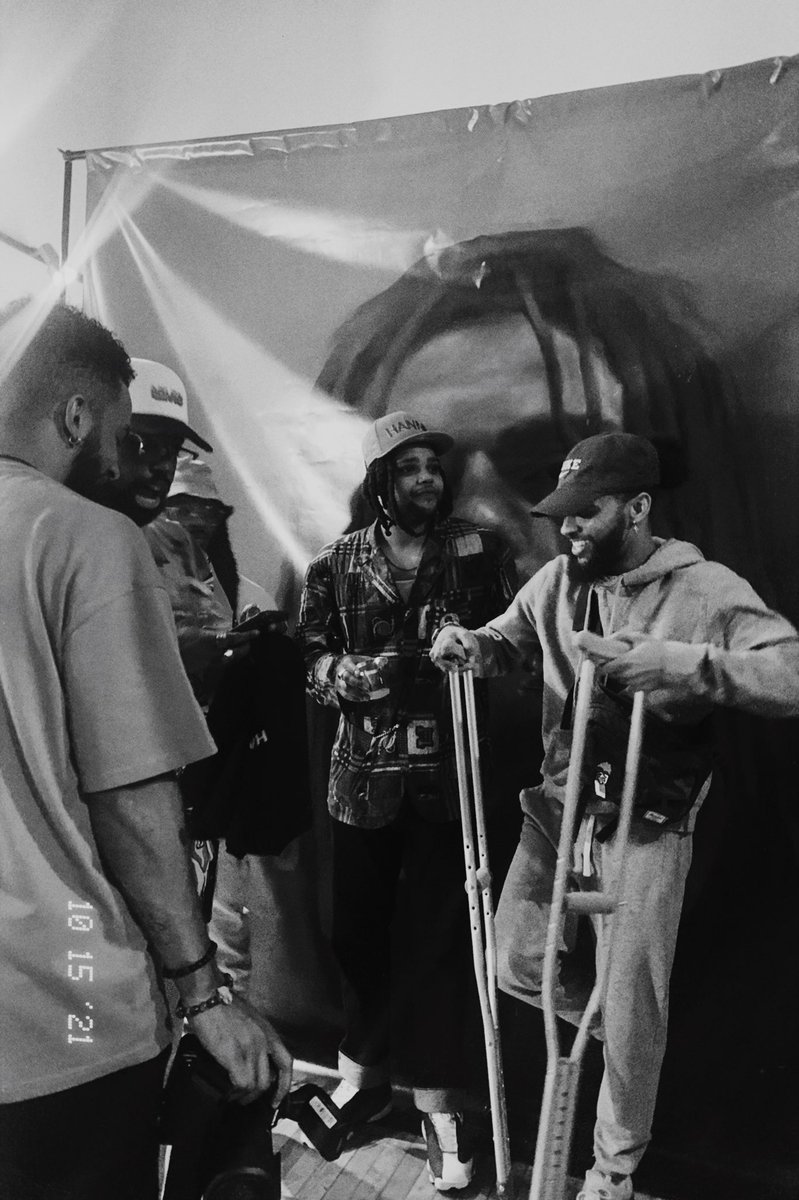 yohannesmusic's tweet photo. listening session
#dieENORMOUS
#plugplayexperience
@whyudothatmerc https://t.co/w4vlJ6JO4Z