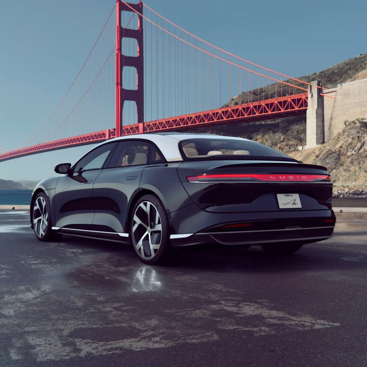 LucidMotors's tweet photo. The stunning brilliance of Infinite Black. #DreamAhead https://t.co/Ys4A4AnrKn