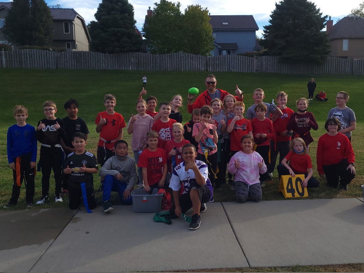 Jill3431's tweet photo. Thanks @MRD4PE and @EzraElementary for a great time at Flag Football today for 4th graders. https://t.co/AT1sA3Z29O
