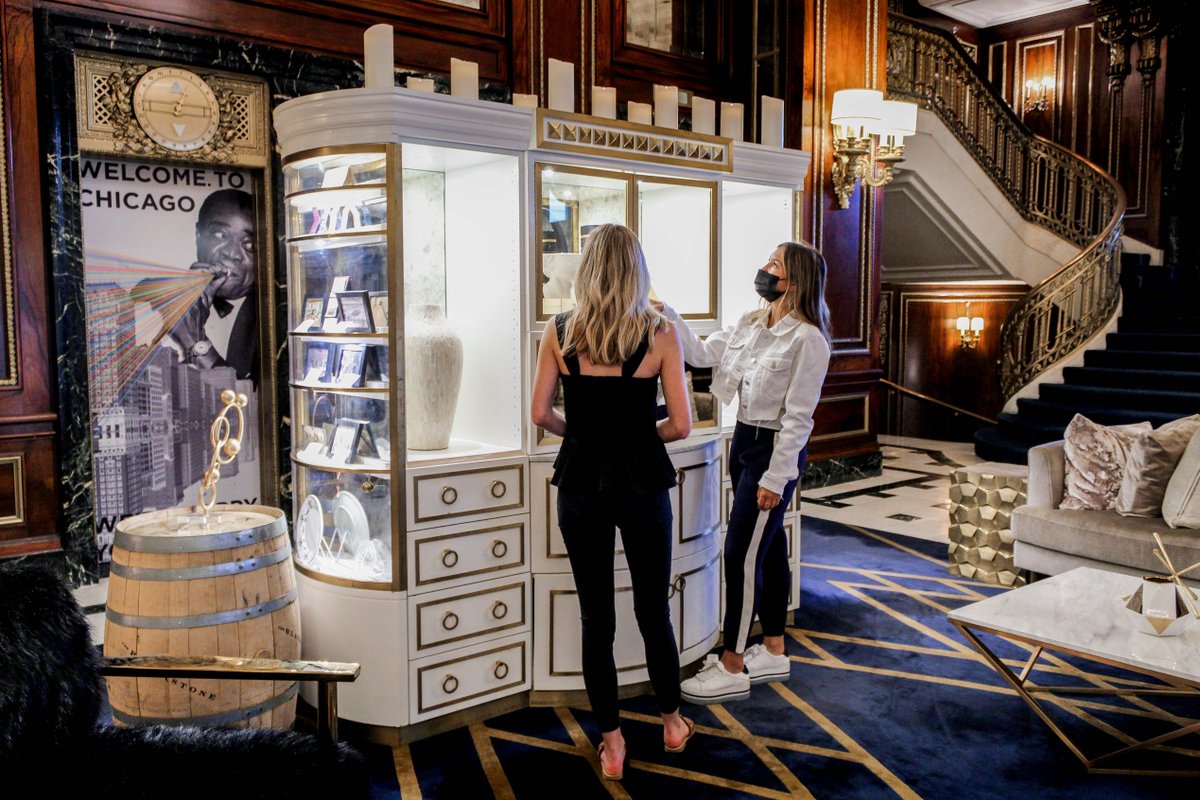 BlackstoneHotel's tweet image. Rooted in the history of Chicago’s past, the modern decor of our space melds both together to create a timeless atmosphere for memory making.