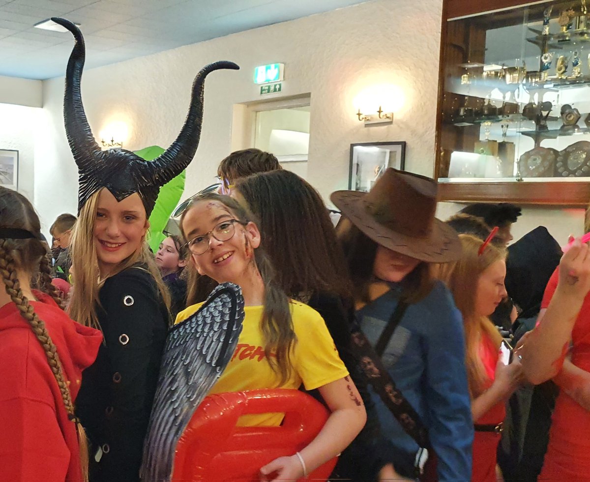 mcbaingowanbrae's tweet photo. Halloween 2021. The return of the PTA discos post Covid and the P7's last primary Halloween party 🎉😊 https://t.co/Wsie1X1ozh