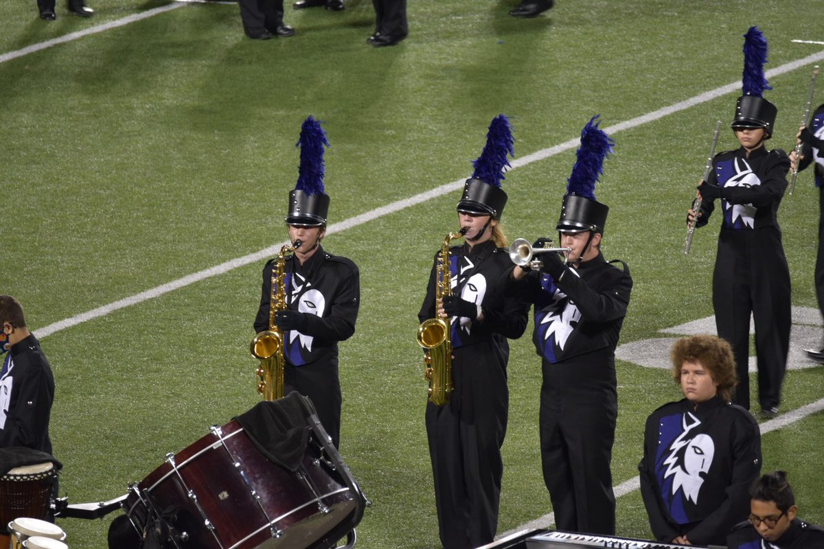 bvnwbands's tweet photo. We can’t get enough of the Howlin’Husky Marching Band and their I rating at Central States Marching Festival! A few more photos, and remember, we’re not done yet! Football playoffs and Glow Show this week. https://t.co/4BLjghP6aN