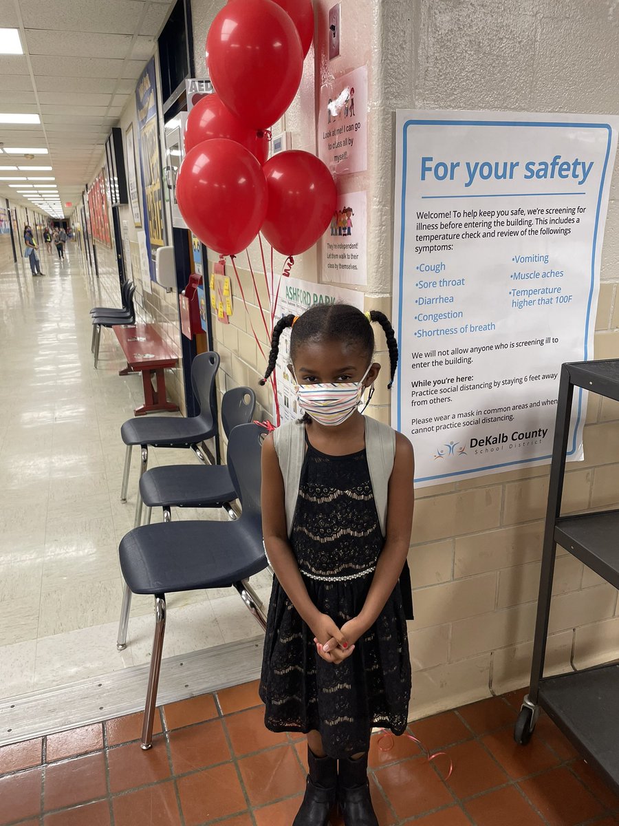 AshfordParkES's tweet photo. We kicked off #RedRibbonWeek2021 today by dressing for the red carpet! #LiveLikeAStar @DeKalbSchools @CWATSONHARRIS @DCSDRegion1 https://t.co/Y9D2MKW8UC