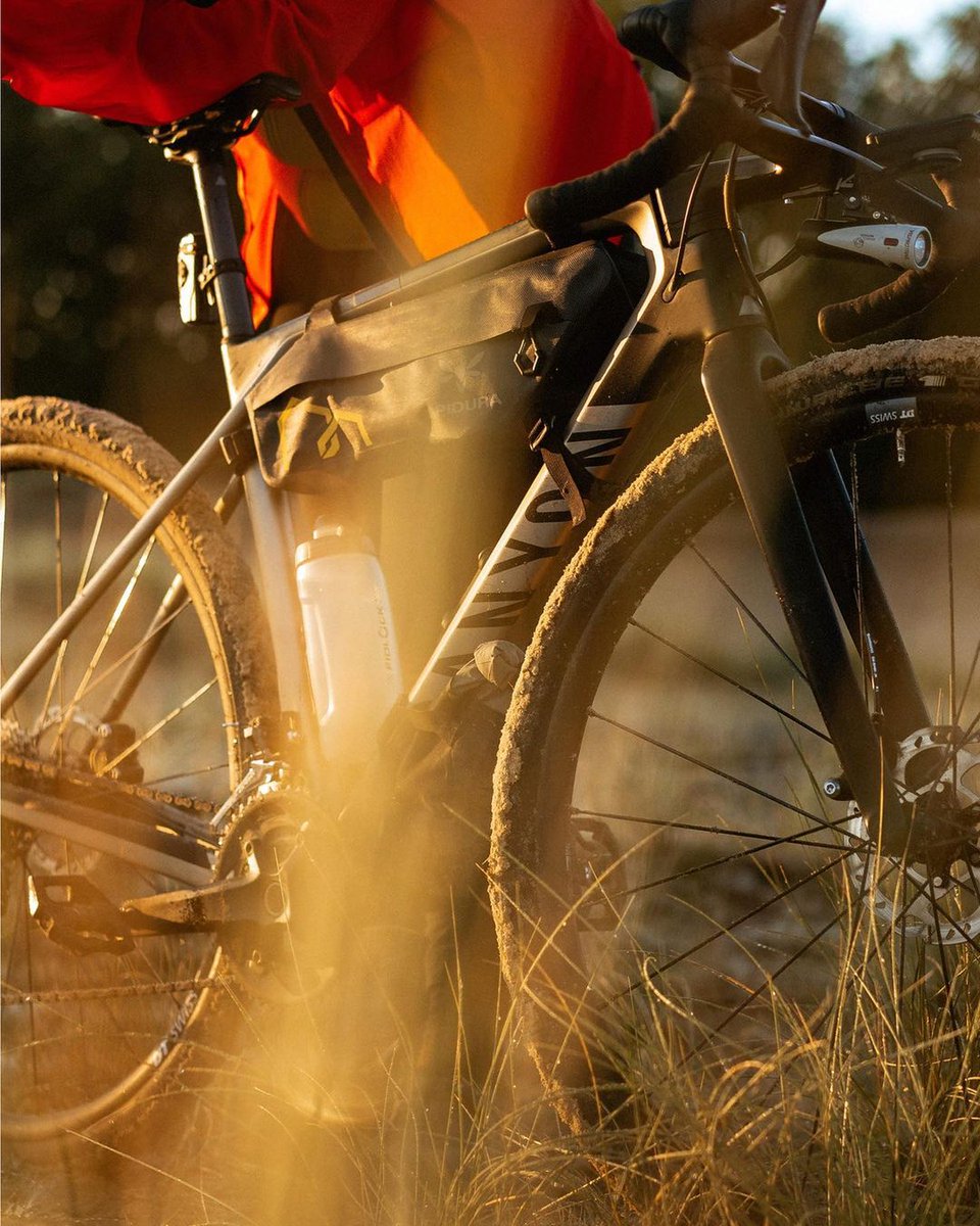 LightandMotion_'s tweet photo. Killer shots captured by our friends from across the world @ridepunkride 🔥

Check out the duo's new website for all things cycling, photography, and travel with the link in their bio.

Lighting - VIS 180 Pro + VIS Pro 1000 Trail

#lightandmotionbikelights #ridepunkride #cycling https://t.co/kJcZmfmCDn