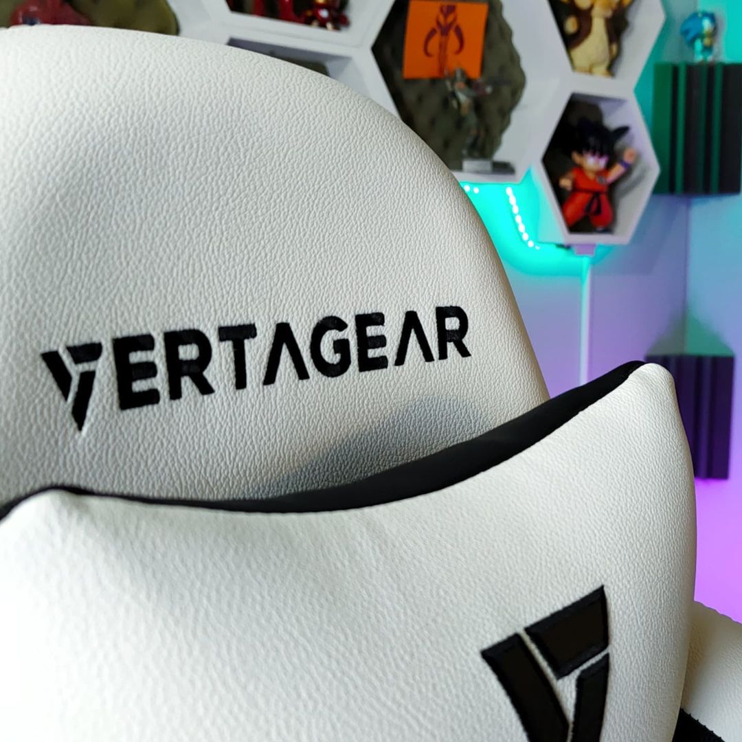 Vertagear's tweet photo. Never get Monday 🔵 with a proper #SL2000 in your arsenal https://t.co/NDM1Mfc8lf