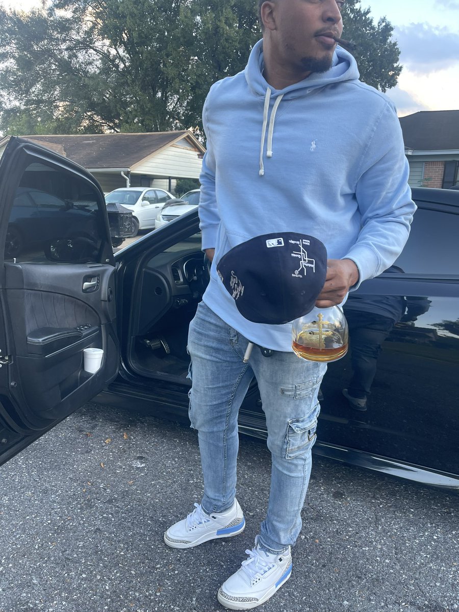 Dylloooo__'s tweet image. I watched family past and my closest friends change🥷🖤