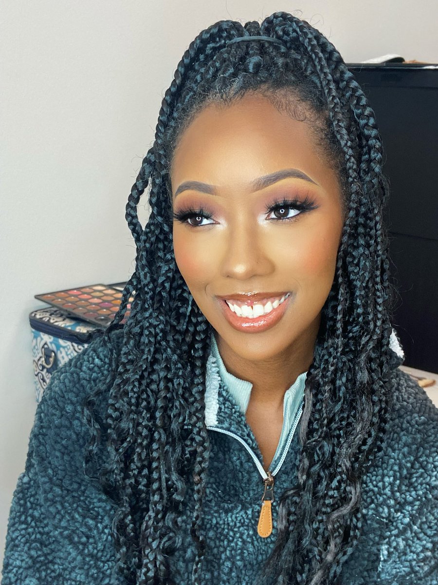 simiduh's tweet photo. When on set…. 🎬
•
•
•
Book the look w your fav MUA 💄💋
@simionthebeat on IG ✨ https://t.co/JnRXvVgupJ