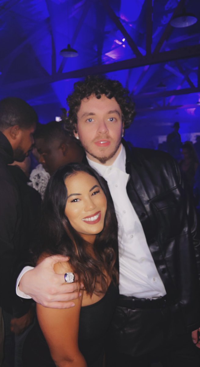 HeyChalice's tweet photo. About last night ✨ https://t.co/lXgoLAfpjI