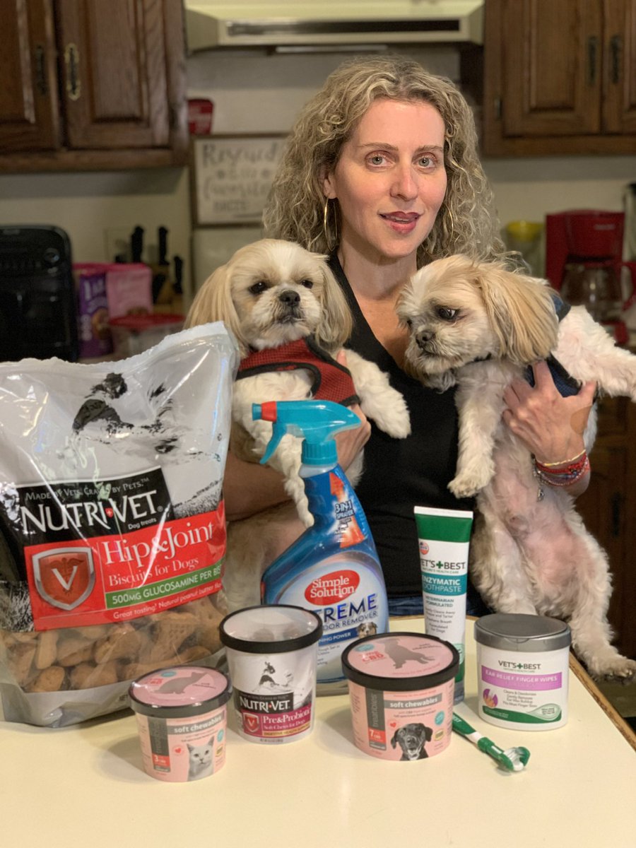 MelissaSChapman's tweet photo. #AD I've teamed up with @BabbleBoxxTeam #PetPerfectBBxx and #nutrivet #amountsthatcount @treatiblespets #treatiblesandchill #harmonyforthewholefamily #VetsBest #SimpleSolution to share Life lessons we can learn from our dogs & pawsome pet products https://t.co/jg1FlCNvPI https://t.co/00Y6s8wZfh