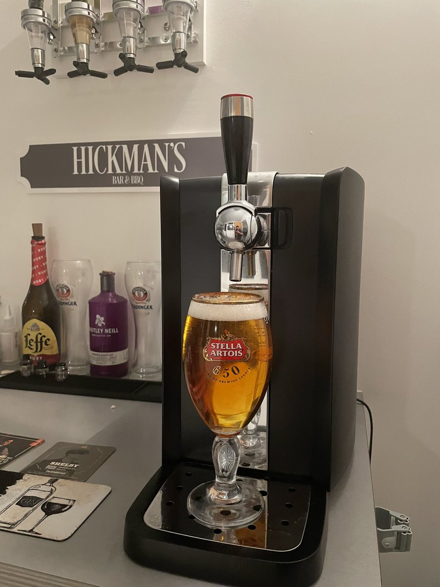 Hickman_7's tweet photo. @TheBeerHawk A pint of Lisa. #DraftWeek https://t.co/fC3fNtkdNO