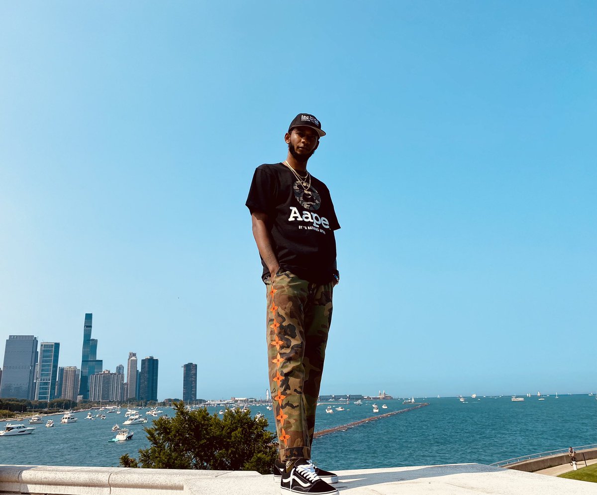 RealJuanDon's tweet photo. 🆒👖👉🏾⭐️🕊
#WhoBetta 🏆🏆🏆
#JuanDon 🤴🏽🤴🏽🤴🏽 https://t.co/6rziePdhrN
