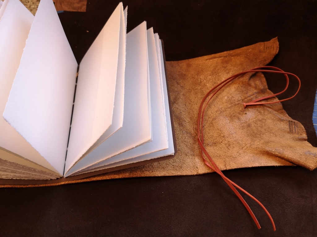 Skenterly's tweet photo. Love this natural edge on these journals, plus they are a great use for edges of hides which we struggle to use for much else.
#leather #cornish #cornishmaker #cornwall #cornishvalkyrie #leatherworker #journal #journalling #diary #scrapbook #sketchbook #inktober #inktober2021 https://t.co/oTK2mmtG6x