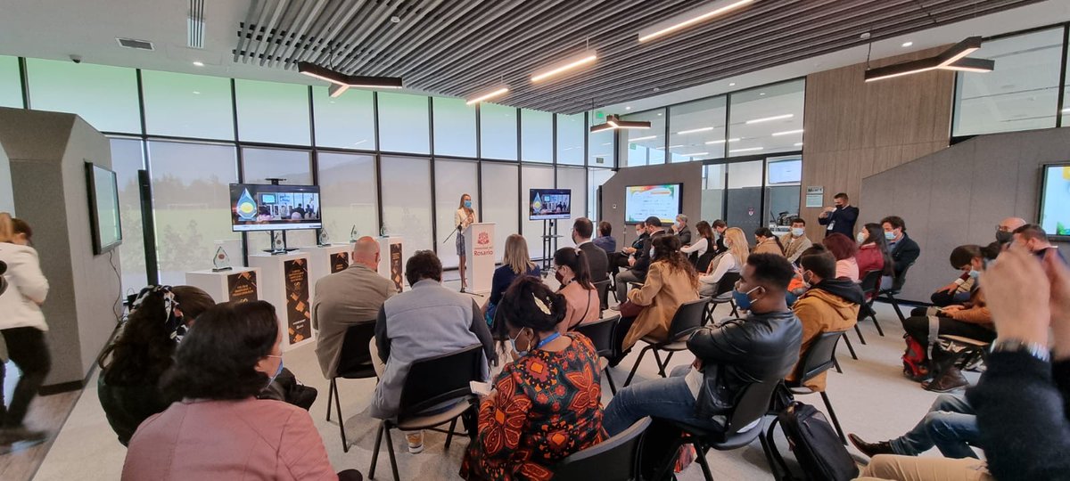 #InNovaLAEducación 
Con mucho orgullo les contamos que el Proyecto #InnGenius quedó entre los 4 mejores proyectos de Latinoamérica, en la categoría #ColegioInnovadoryTransformador, del Premio Latinoamericano a la Innovación en Educación Superior, de la <a href="/URosario/">URosario</a>.
#OrgulloPacha