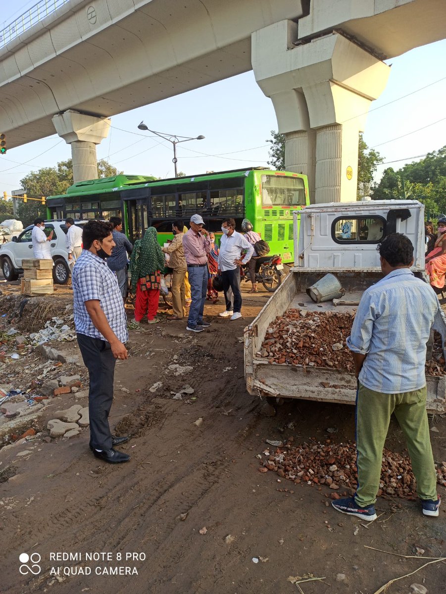 dcrohinizone's tweet photo. Entrance of Bheem Nagar Mandi Filling and dressing of Brick Aggregates/Malba Ward No. 50N by EEM-ll/Rohini Zone. @NorthDmc @mayornorthdelhi @IrpsVivek @vrikshit https://t.co/Un1kHvIjUk