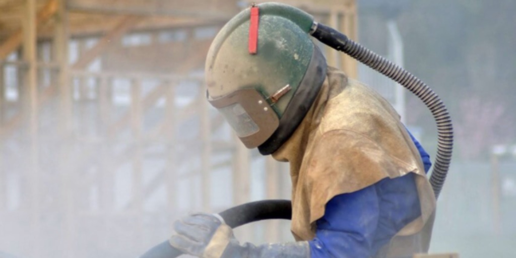 CoulsonIceblast's tweet photo. #sandblasting is EXTREMELY DANGEROUS for #blasting technicians and all those nearby. Also, sandblasting can easily DAMAGE SUBSTRATES. Doesn’t sound great? Test out wet #iceblasting, that revolutionize the #mediablasting industry!

#coulsoniceblast #industrialcleaning https://t.co/57LkbYjNYz