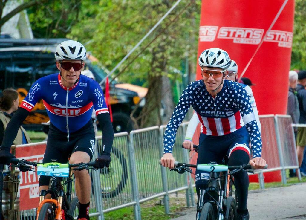 Keegels99's tweet photo. More fat tire crits please 🙋🏼‍♂️
@epicrides 

#santacruzbikes #rapha #monsterhydro #girocycling #critlyfe #htsqd || 📸: @colbypastore aka colbdaddy https://t.co/bbFUsl3wsj https://t.co/r0KBmn4UVI