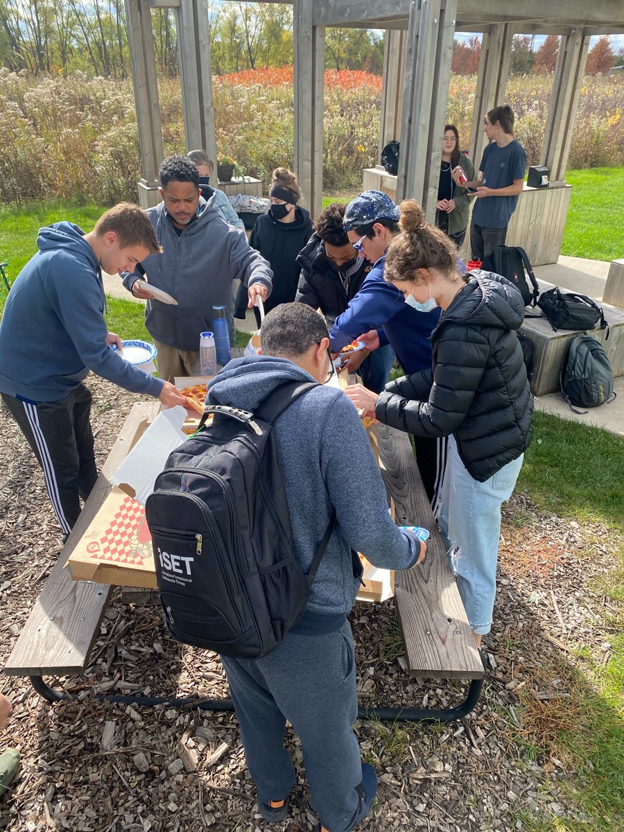 D86Bridge's tweet photo. Impromptu fall picnic on Friday to celebrate good weather and great people.  Building #community is an integral part of our program.  We are lucky to have such wonderful young adults to work with on a daily basis.  #sel #communitygarden #pizza https://t.co/xjYnlid6uZ