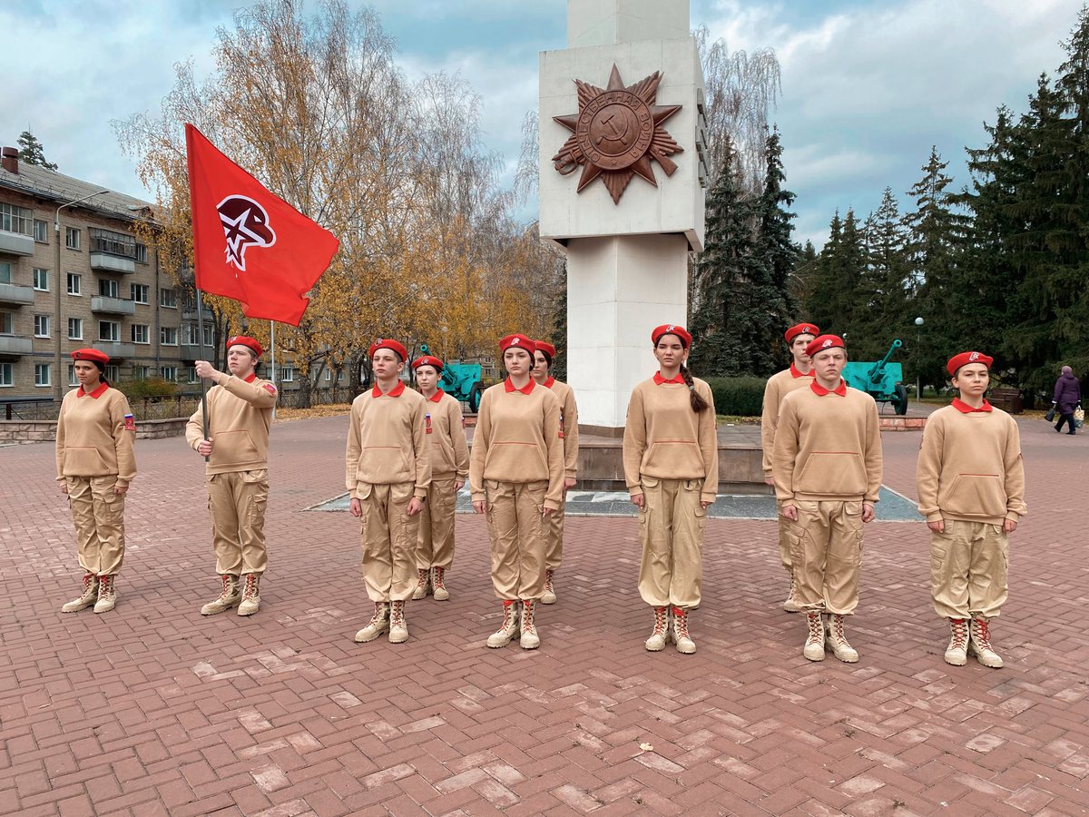 StudiaAvtor's tweet photo. Ежегодно, 7 ноября, в Самаре проходят мероприятия в рамках Международного патриотического проекта «Парад Памяти». Юнармейцы #ЗаречныйЗАТО участвуют в этом событии. Подробнее смотрите в #ТелепередачаЛестница.
#ОбразованиеЗаречныйЗАТО 
#ДТДМЗаречный 
#ЮнармияЗаречный https://t.co/E6C2FHnuGP