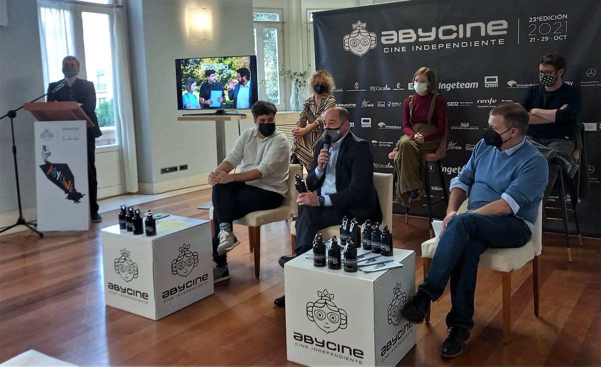emiliosaezcruz's tweet photo. 📽 Albacete apuesta de manera clara y decidida por el #cineindependiente a través del sello #ABAudiovisual, que materializa la colaboración del @AytoAlbacete con @abycine y que ya ha atraído a la ciudad el rodaje de "La Desconocida", de @p_maqueda.

#cine #Albacete #audiovisual https://t.co/VyJG1rJdLX